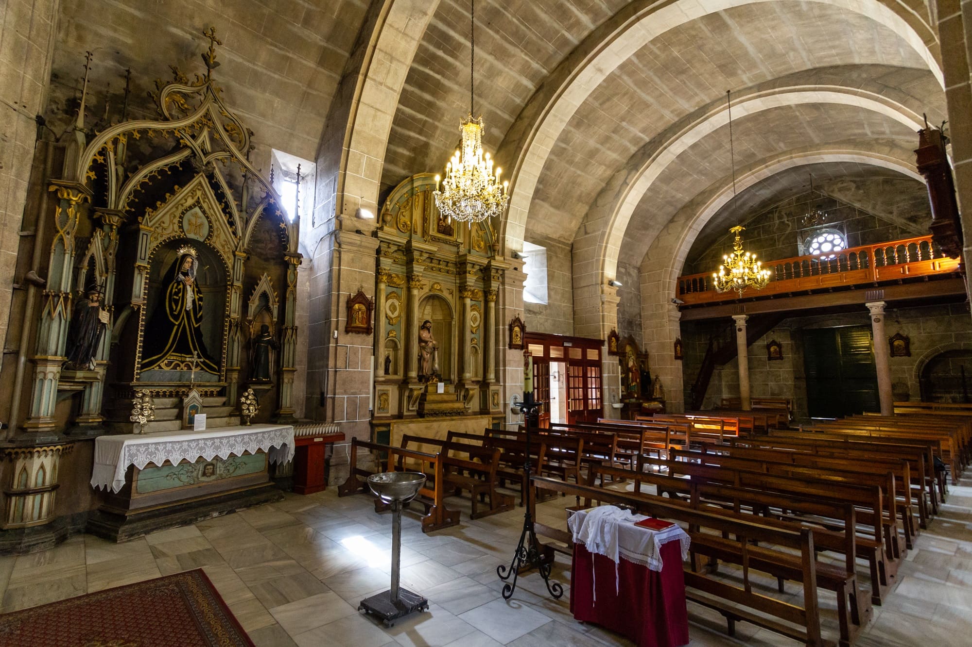 Igrexa de Santa M.ª A Antiga do Caramiñal